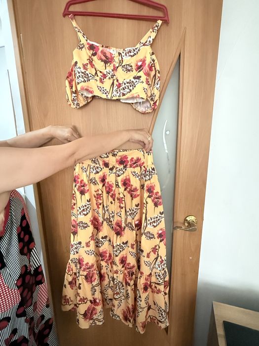 Продам платья новые