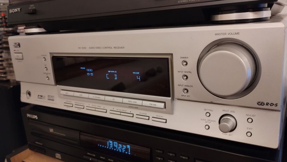 Vând Dvd plus amplificator 5.1 JVC.