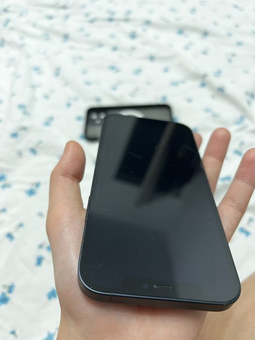 DOAR AZI la 650!!! Vand iPhone 12 64GB
