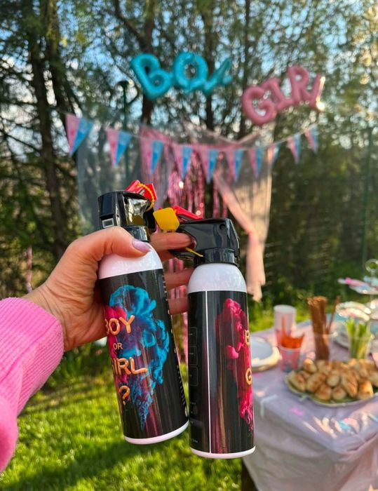 Украса за разкриване на пола парти синьо и розово.
Завеси,банер+2 розови спрея