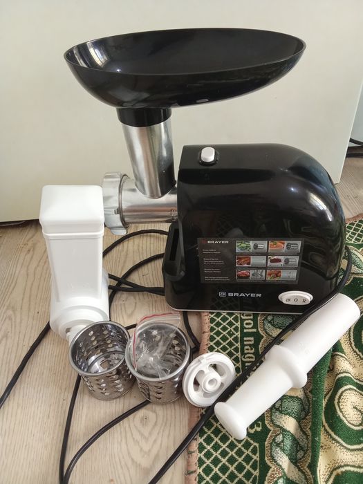Мясорубка BRAYER BR1603черный