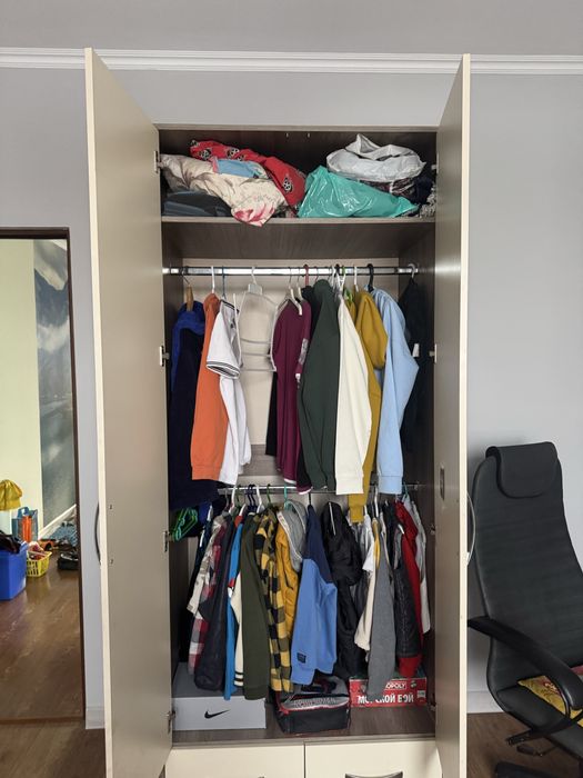 Продается шкаф для спальни детской