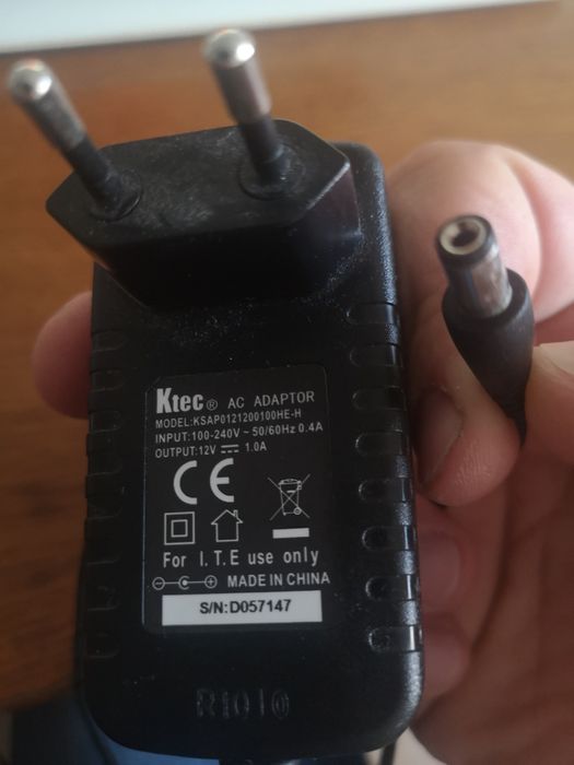 Alimentator 12v  1.5A