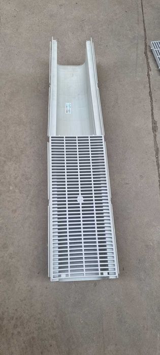 Rigole de scurgere din PVC pentru pavaje