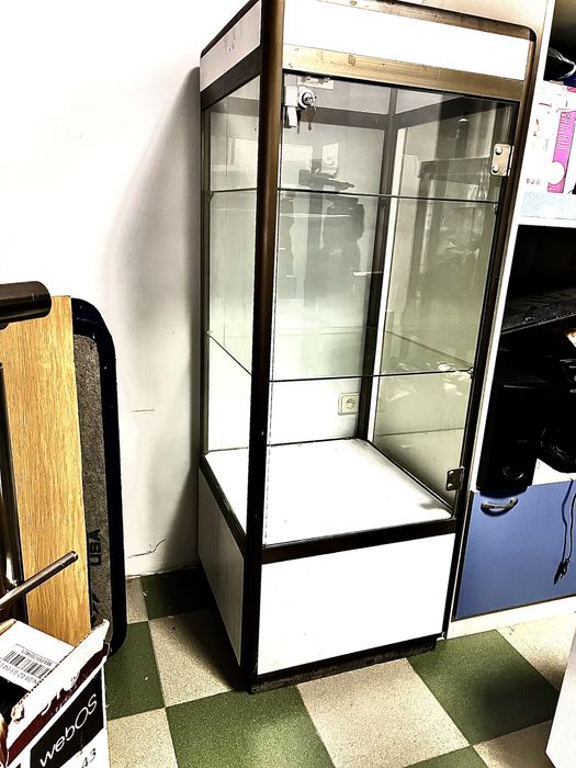 Витрина от алуминиев профил, стъкло