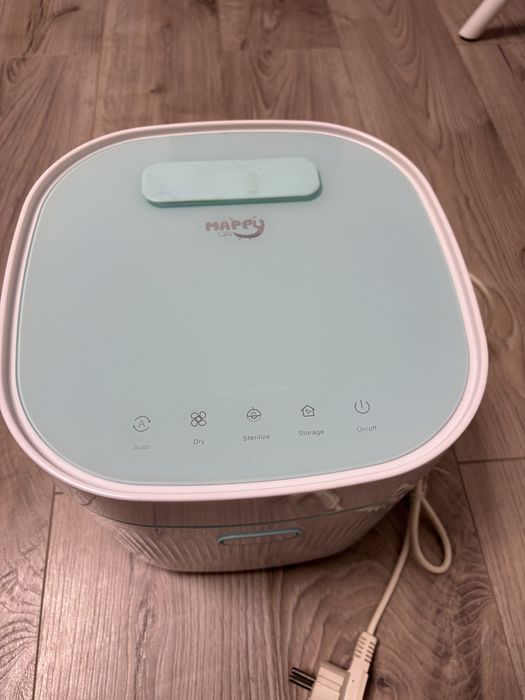 Sterilizator  UV cu uscare biberoane