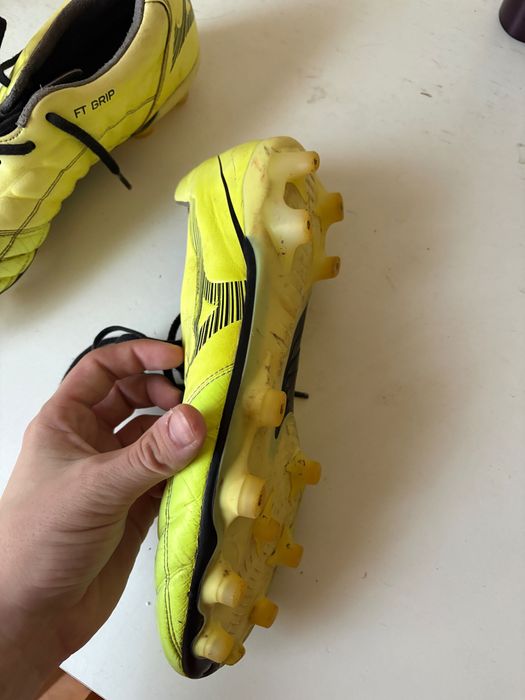 Продавам професионални бутонки:MIZUNO REBULA CUP, номер 42