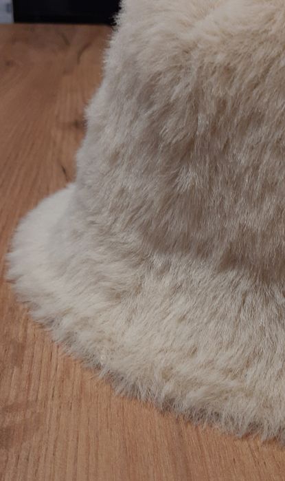 Шапка с козина Parfois