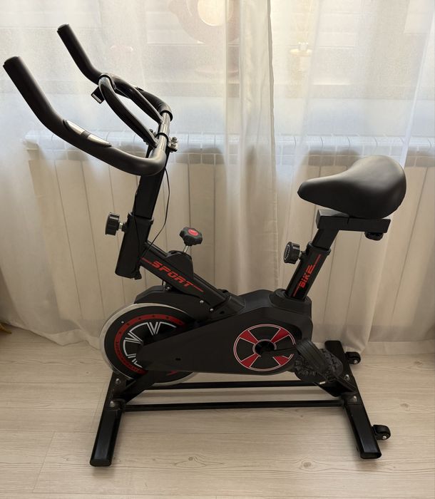 Bicicleta indoor fitness spinning