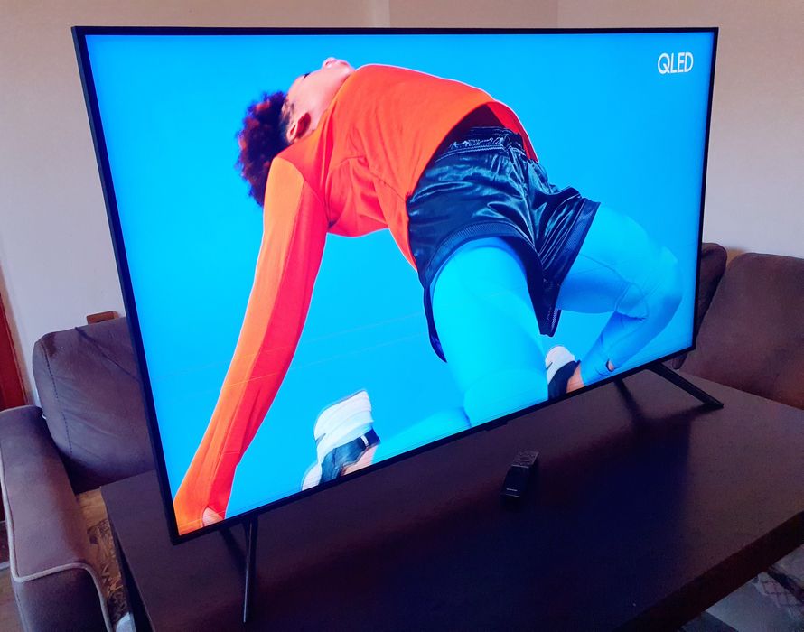 Телевизор - Samsung 50 ИНЧА - QLED - SMART TV - 4K !