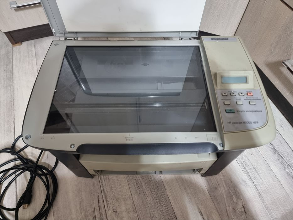 МФУ HP LaserJet M1005