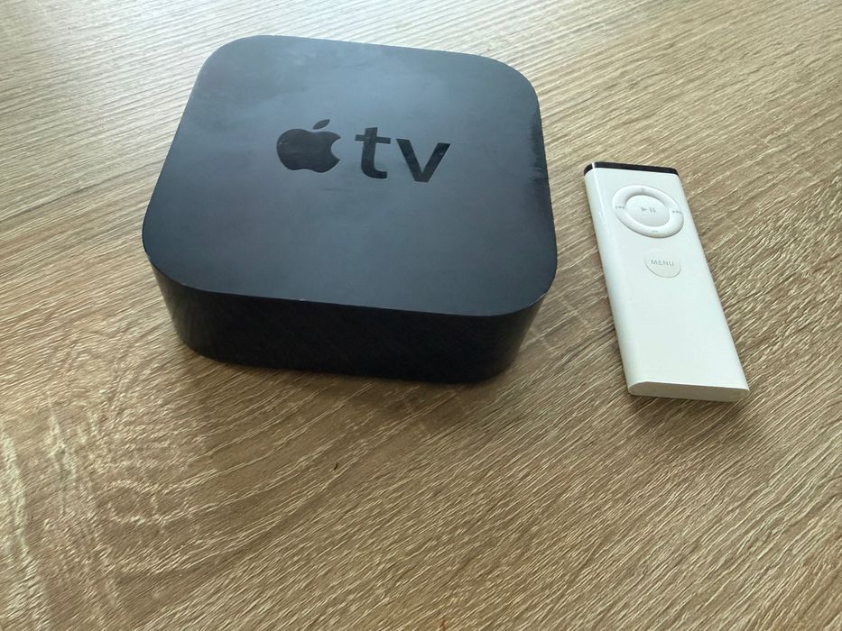 Продавам Apple TV