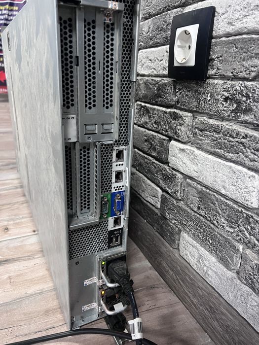 Сервер Cisco UCS C210 M2