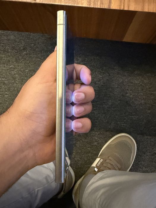 Samsung S 24 Ultra sotiladi
