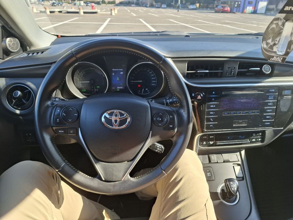 TOYOTA Auris 1.8 Hybrid  2016
