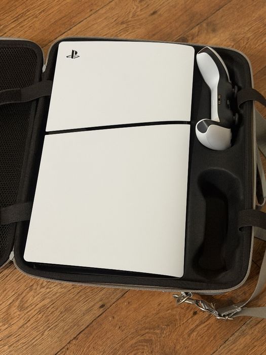 Продам PS5 Slim, в отличном состоянии
