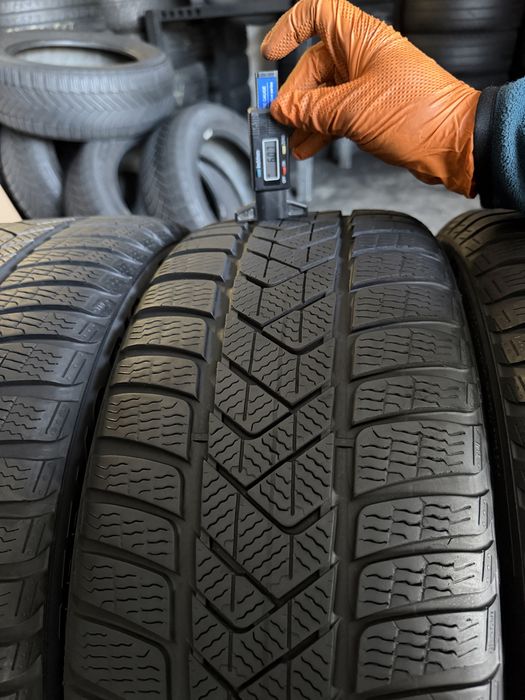 4 anvelope iarna 255/40/18 + 225/45/18 , Pirelli , RunFlat , DOT 2024 , 6 mm !