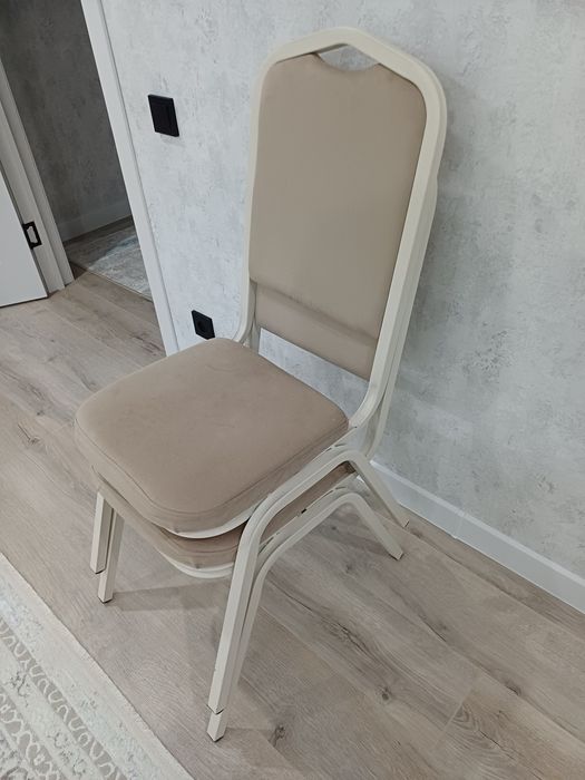 Стулья по 5000 т