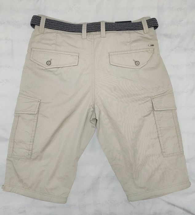 Promo Pantaloni scurți  de calitate.