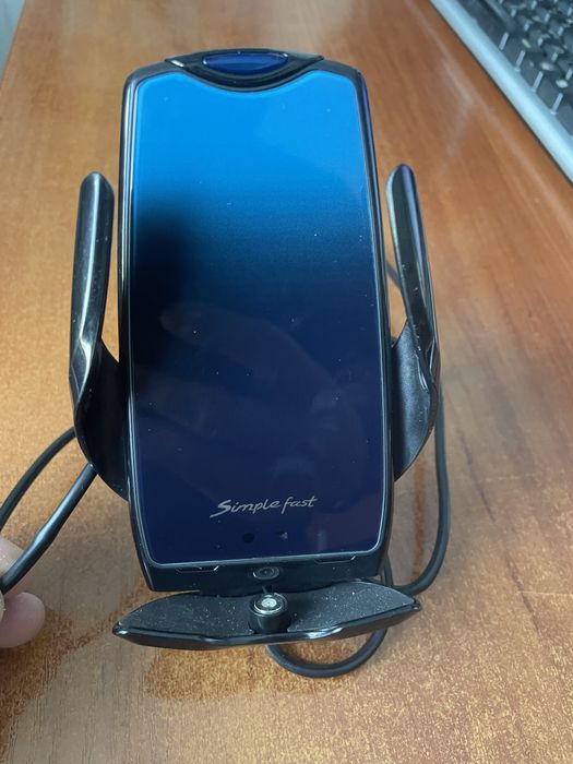 Автомобильный коонштейн для телефона