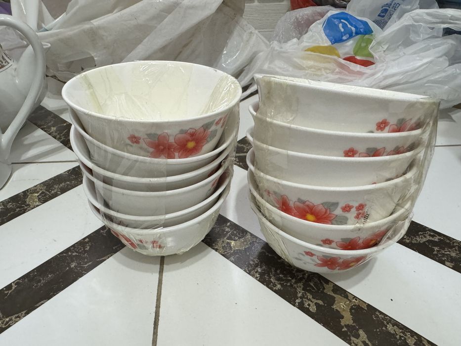 Тарелки набор еще много посуды