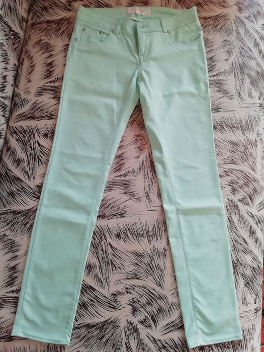 Распродажа: лейгинсы, брюки, шорты.