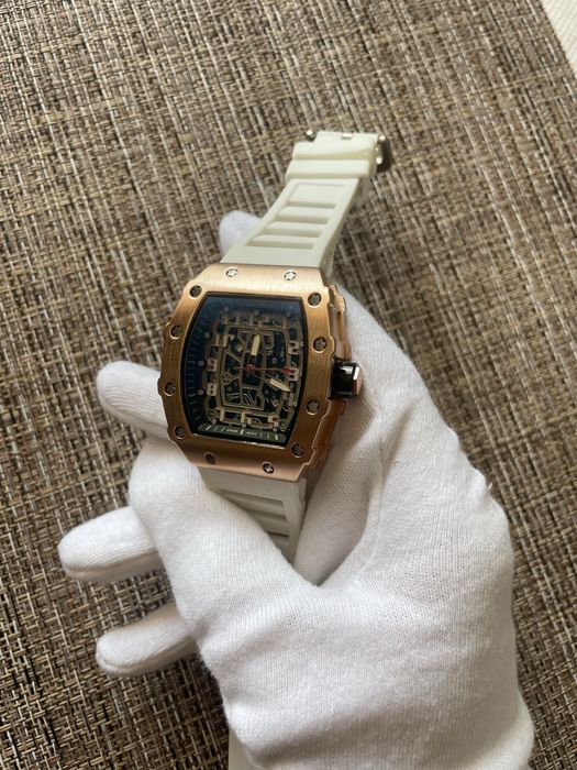 Различни часовници на известни марки