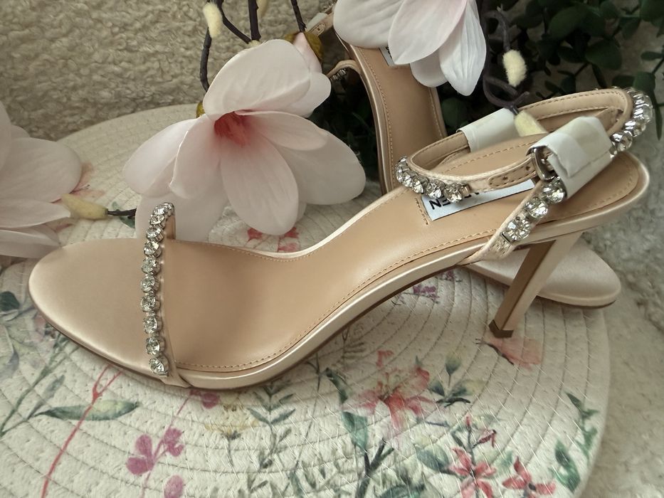 Елегантни сатенени сандали Steve Madden – модел Jazzy Belle
