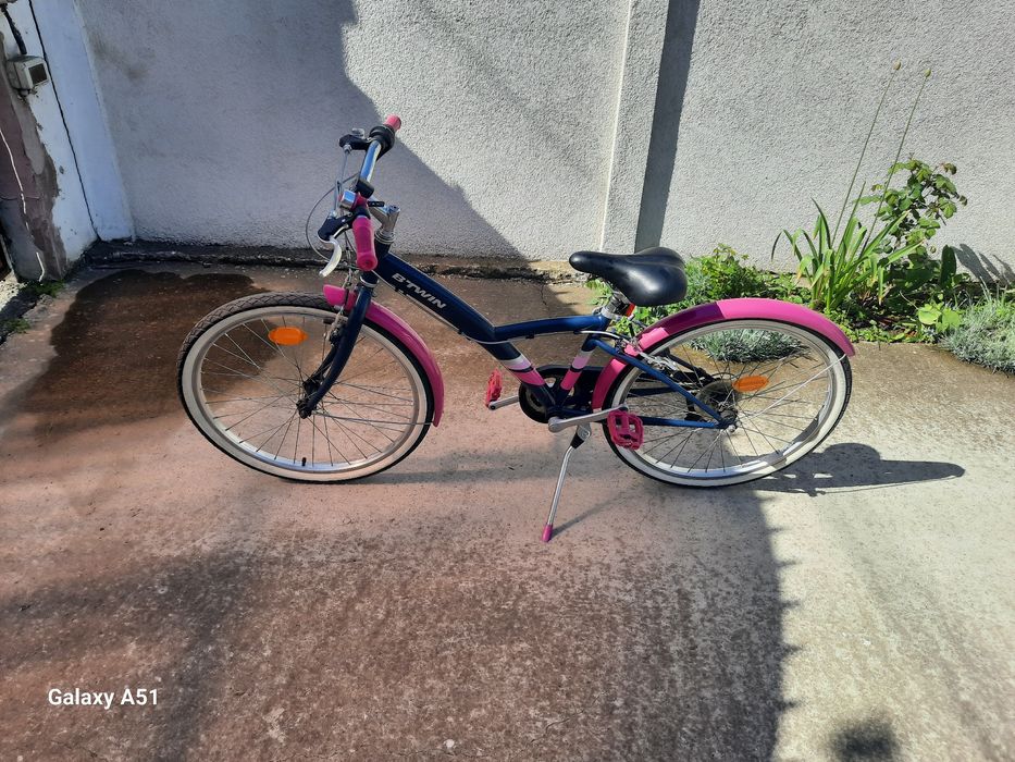 Vând bicicletă  fete