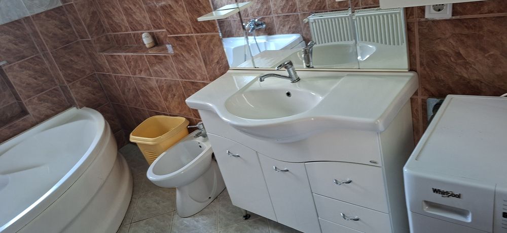 Inchiriez apartament Casa Alba ultracentral 3 cam