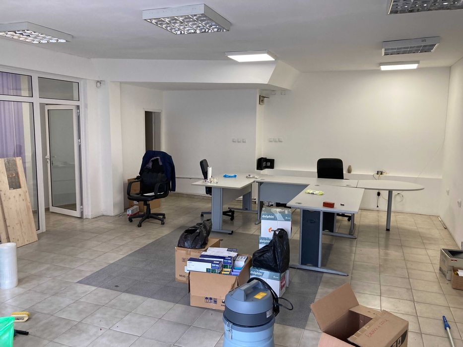 Дава се под наем Магазин в Пловдив, Кючук Париж - 110 кв.м за 561 € - Снимка #9