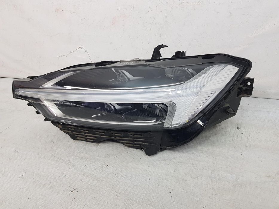 Far stanga Full Led Volvo XC60 dupa 2017