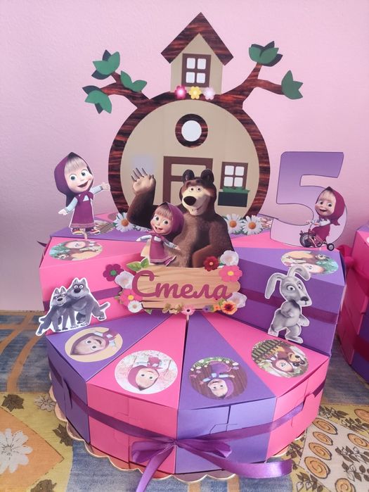 Картонена торта "Маша и мечока,"