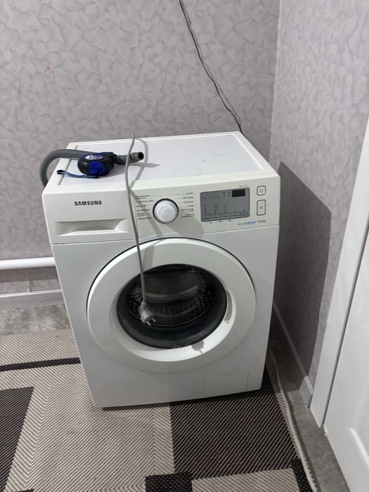 Б/у машина жұмыс істеп тұр