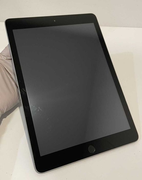 Продам Ipad 2020 (8 GEN)