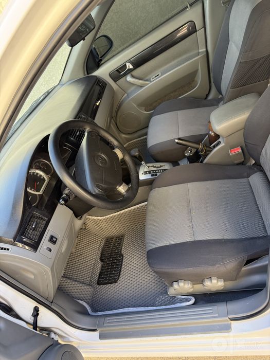 Lacetti 3 poz avtomat 2010