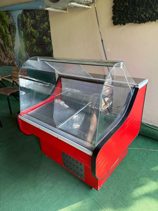 Lada frigorifica mezeluri