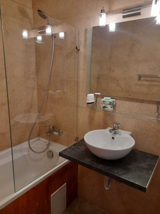 Închiriez Garsonieră + Parcare Florești
