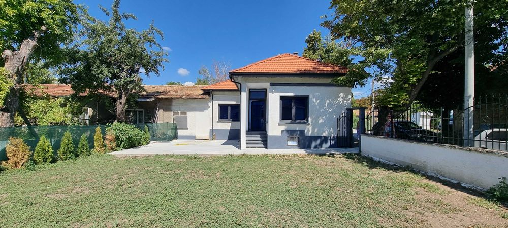 Реновирана къща в Западна промишлена зона! Готова за нанасяне!