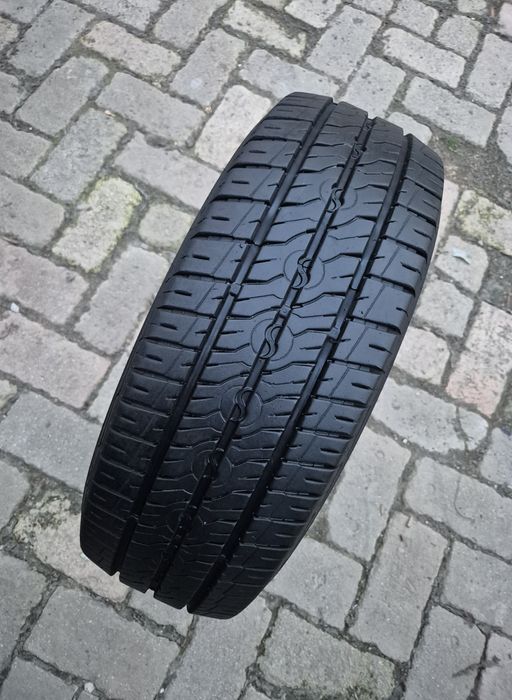 O bucată 205/65 R16C vară - una Goodyear Vredestein Semperit
