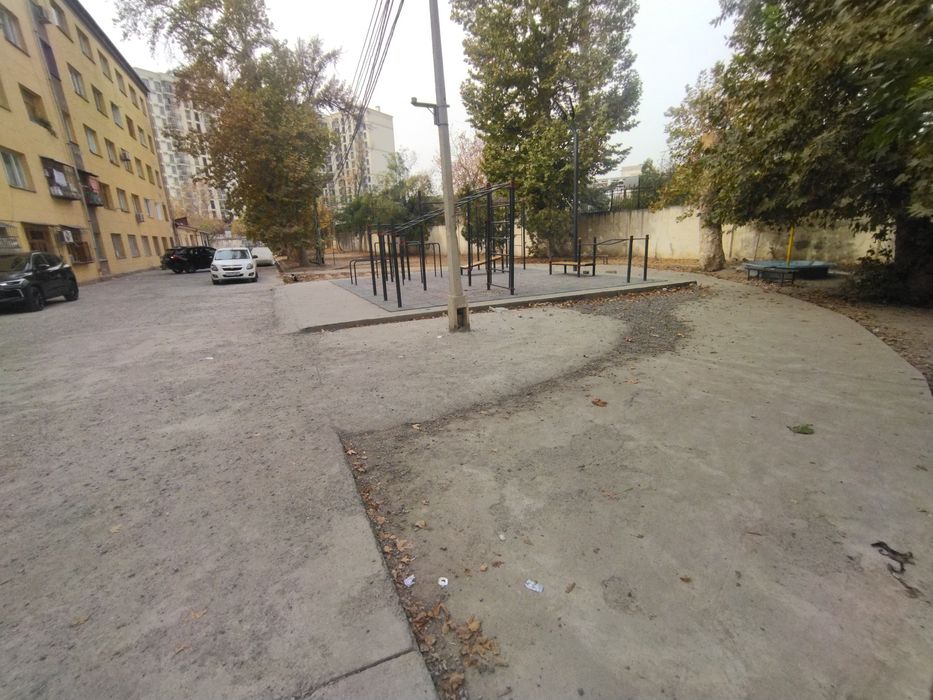 Срочно ПРОДАМ 1/4/5эт.кирпич.дом.в Яккасарай рн.ул.кушбеги.сред.ремонт