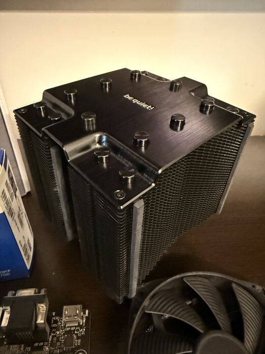 Kit i7 14700KF Asus B760-Plus Be Quiet! Dark Rock 4 Pro impecabile