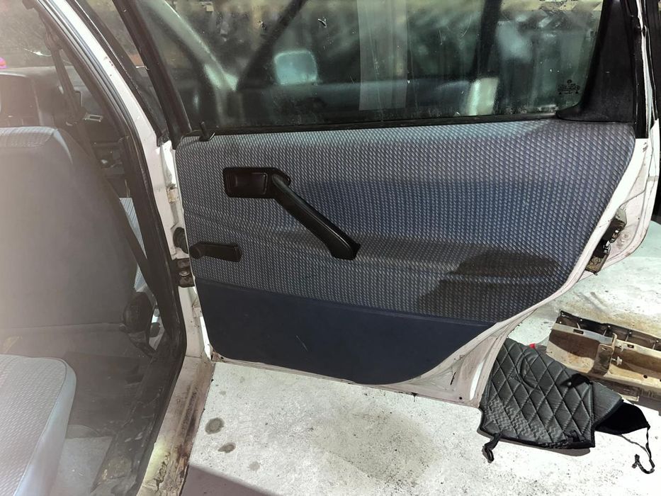 По запчастям продаётся пассат Б3 универсал