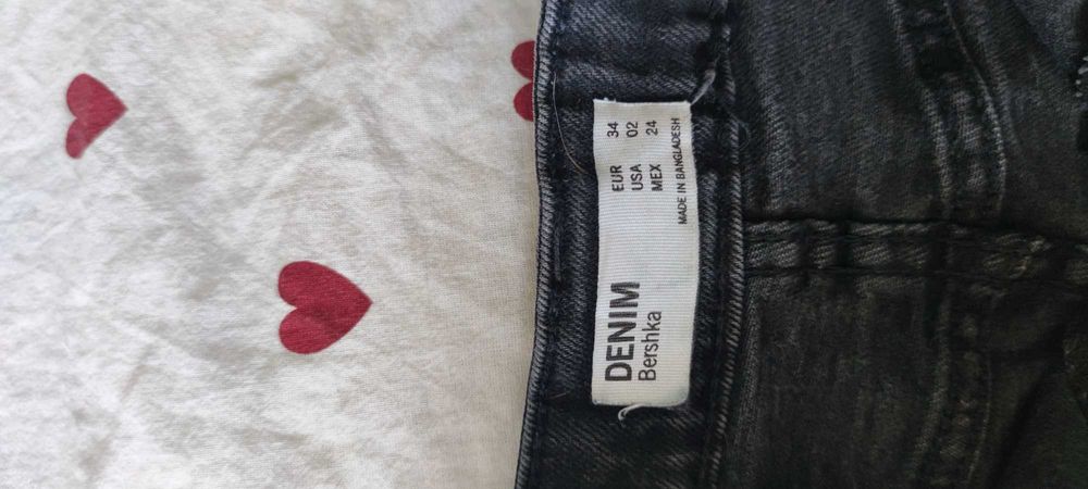 Къса черна дънкова пола Bershka (Размер XS / EUR 34)
