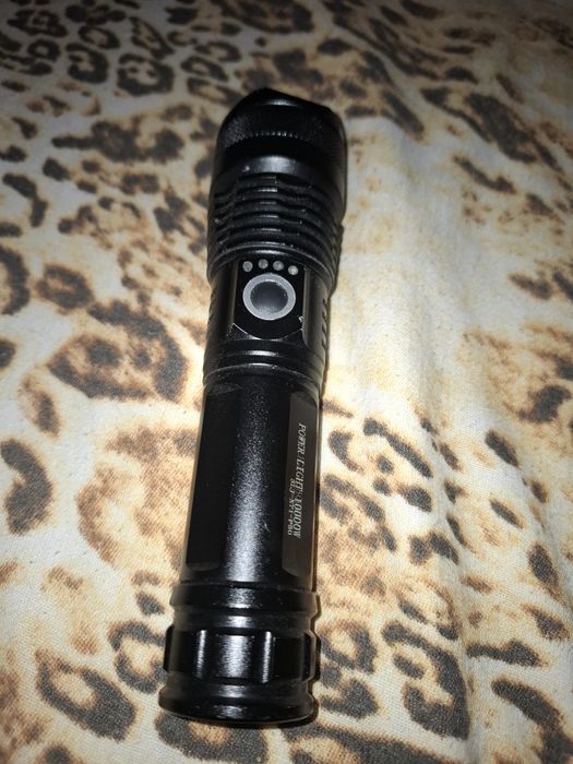 Lanterna led cu acumulator  5100mha