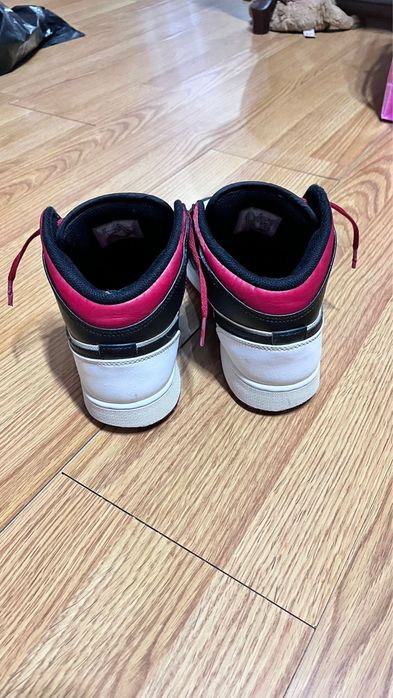 Adidasi jordan 1