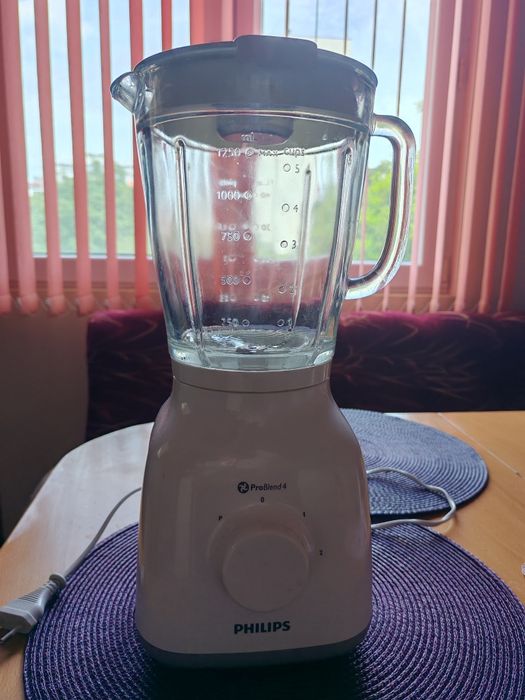 блендер Philips от серията Daily Collection с мощност 400W