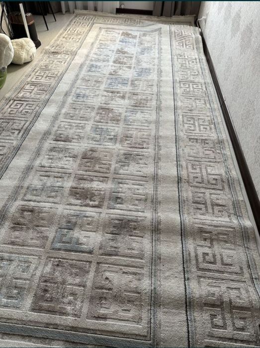 Ковер 2*5 идеальные состояние