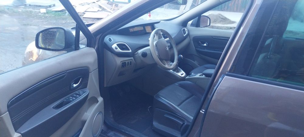 Vand  schimb Renault Scenic 3 cu bascula 3.5 t