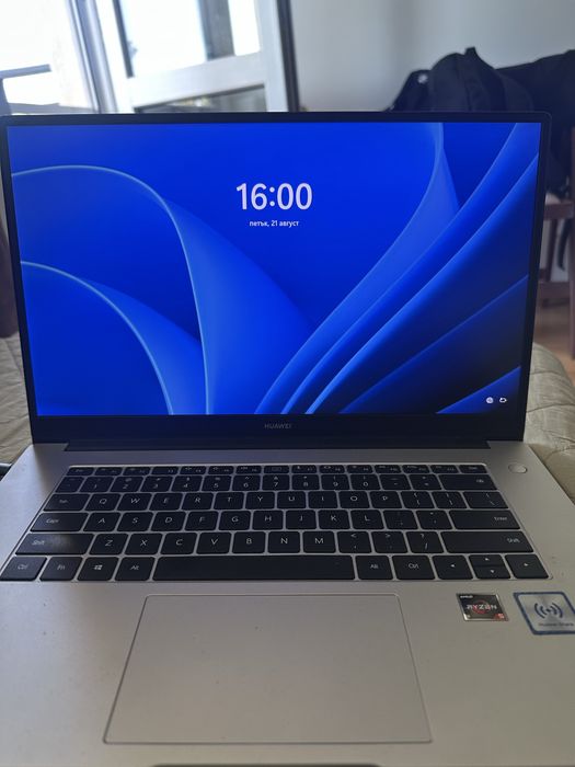 Лаптоп huawei matebook d15